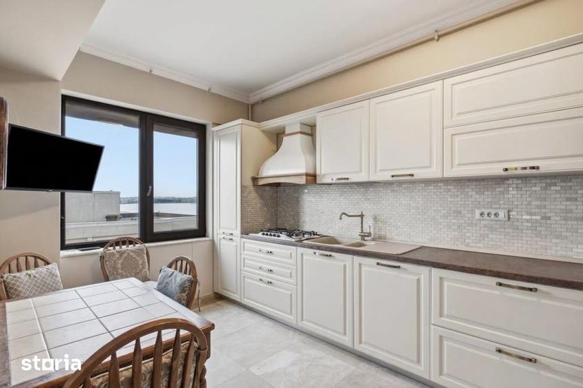 Apartament cu 4 camere în Est