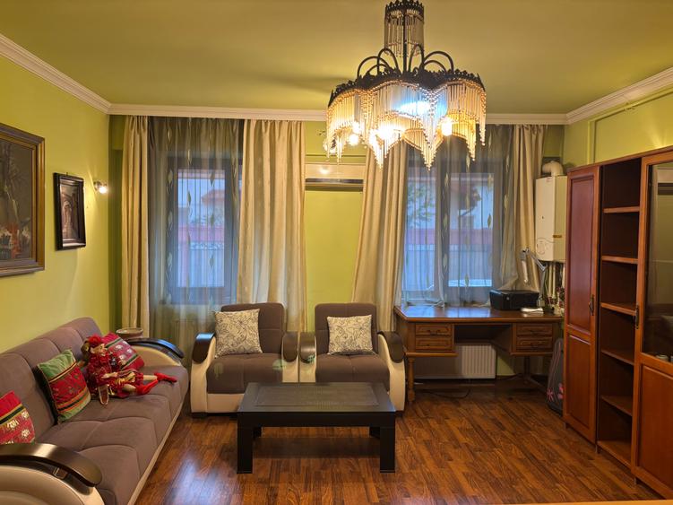 Apartament cu 2 camere decomandat în Central