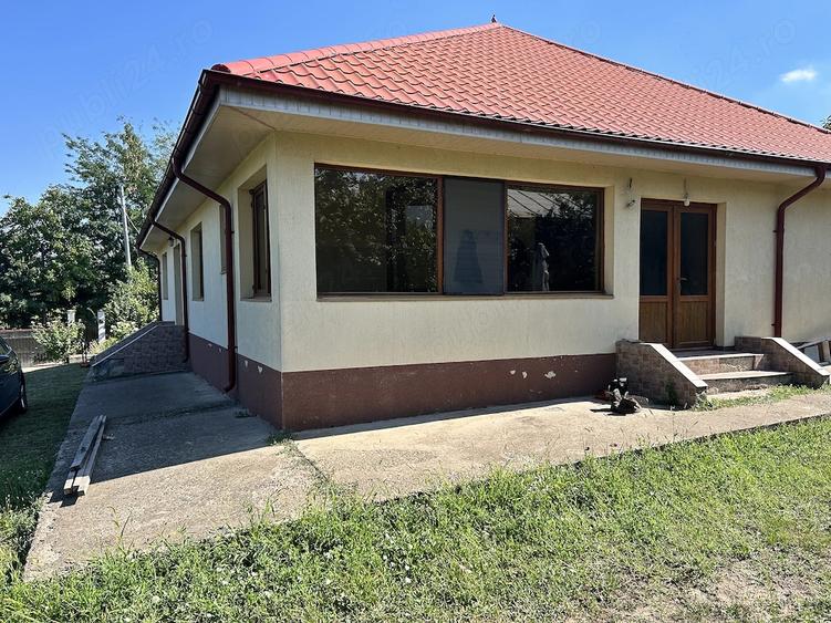 Casă cu 4 camere cu Teren 2000 Mp în Negrea