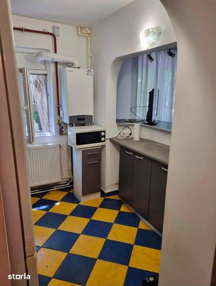 Apartament cu 2 camere semidecomandat în Calea București