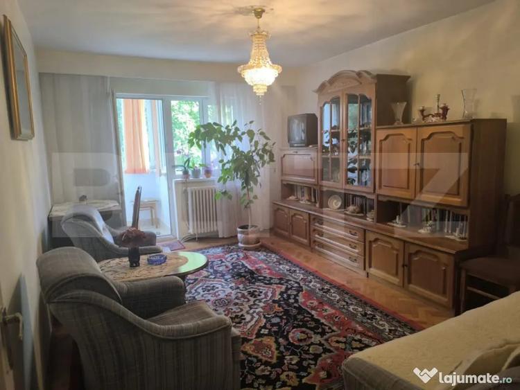 Apartament de vanzare, cu 3 camere si 3 balcoane, 74 mp, zon - 5