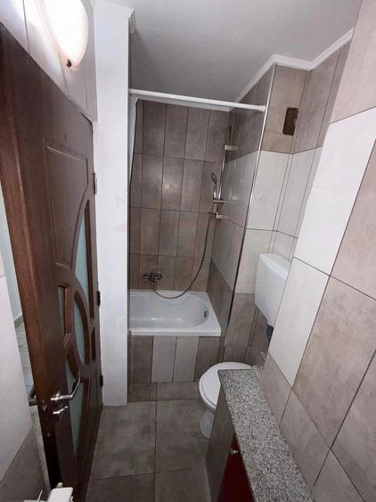 Apartament cu 2 camere decomandat în Micro 19