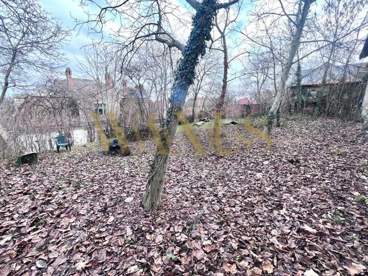 Casă individuală cu 12 camere cu Canalizare în Central