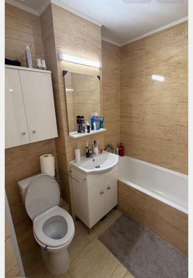 Apartament cu 2 camere decomandat, mobilat în Calea Moldovei