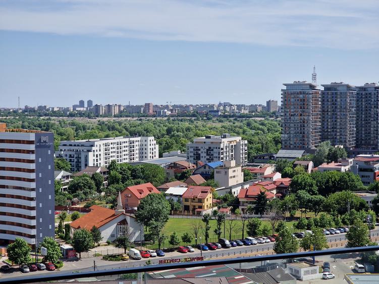 Penthouse cu 4 camere decomandat în Mihai Bravu