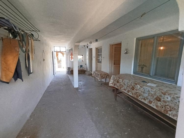 Casă cu 4 camere în Remetea Mare