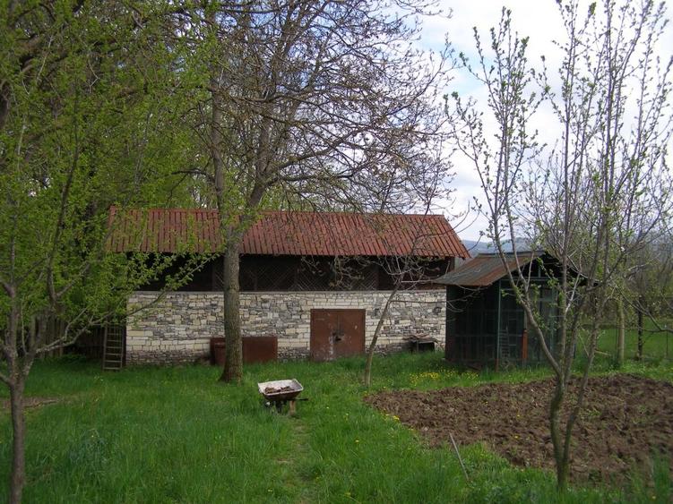 Casă cu 6 camere cu Canalizare în Exterior Vest
