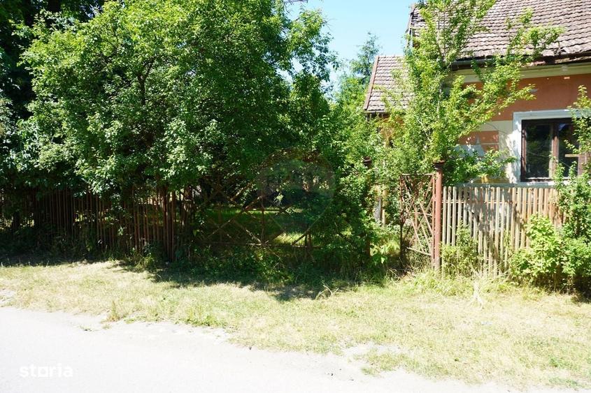 Casă cu 2 camere cu Teren 1958 Mp în Tisa