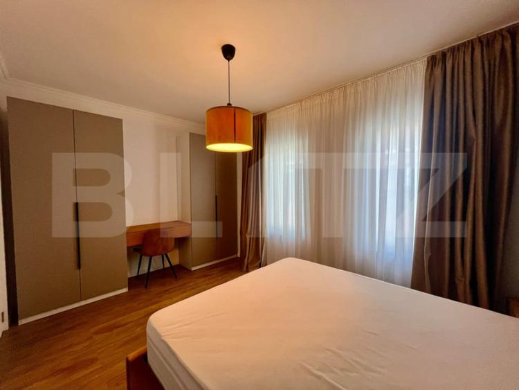 Duplex la cheie cu 4 camere, 250 mp teren, 2 parcari zona Av - 11