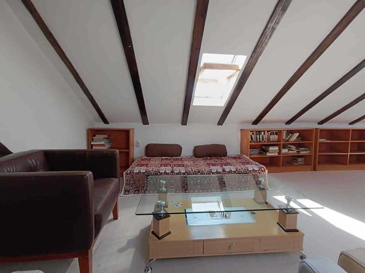Apartament cu 3 camere decomandat în Dosu Bricii