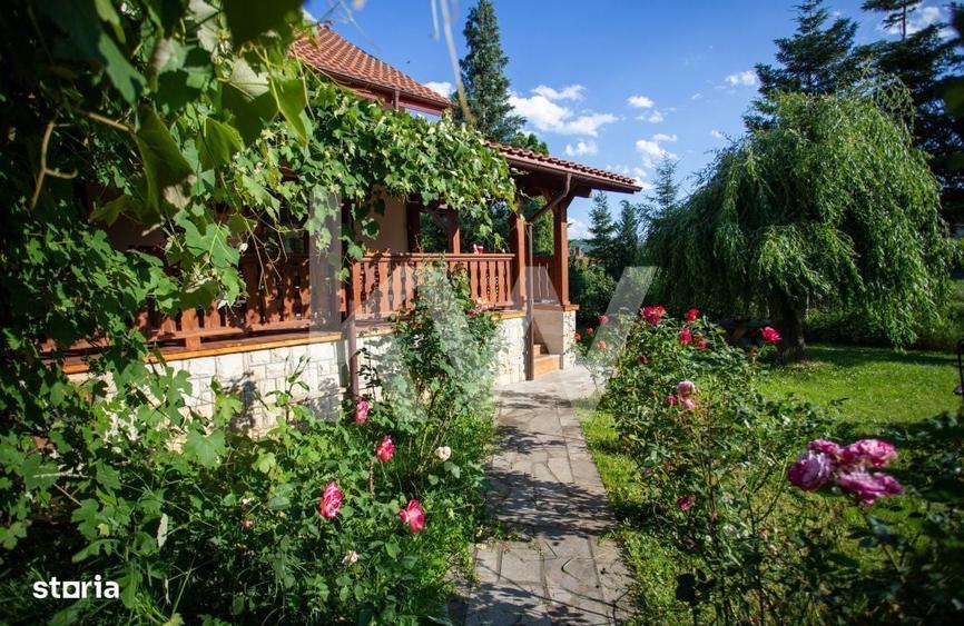 Casă cu 4 camere în Coman