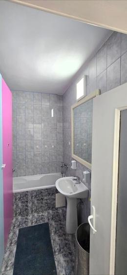 Casă individuală cu 3 camere cu Canalizare în Dobroești
