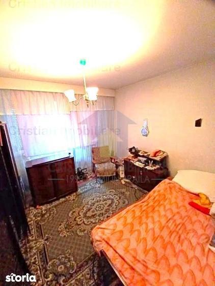 Apartament cu 4 camere decomandat în Central
