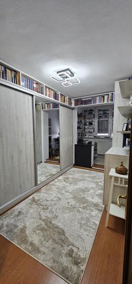 Apartament cu 4 camere decomandat în Titan