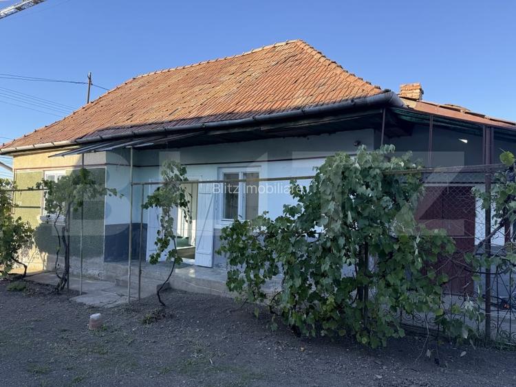 Casa de vanzare, 66 mp, teren intravilan 2.530 m, zona Ernei