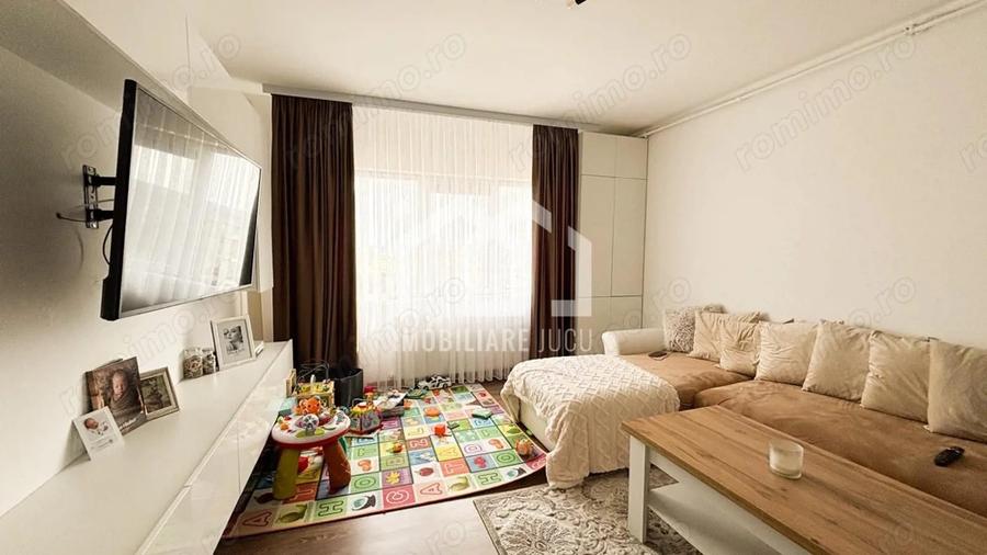 Apartament cu 3 camere semidecomandat în Jucu