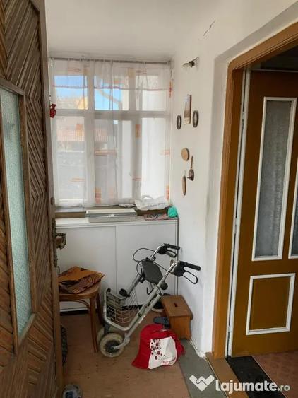Casă cu 3 camere în Central