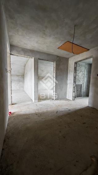 Casă individuală cu 4 camere cu Canalizare în Exterior Est