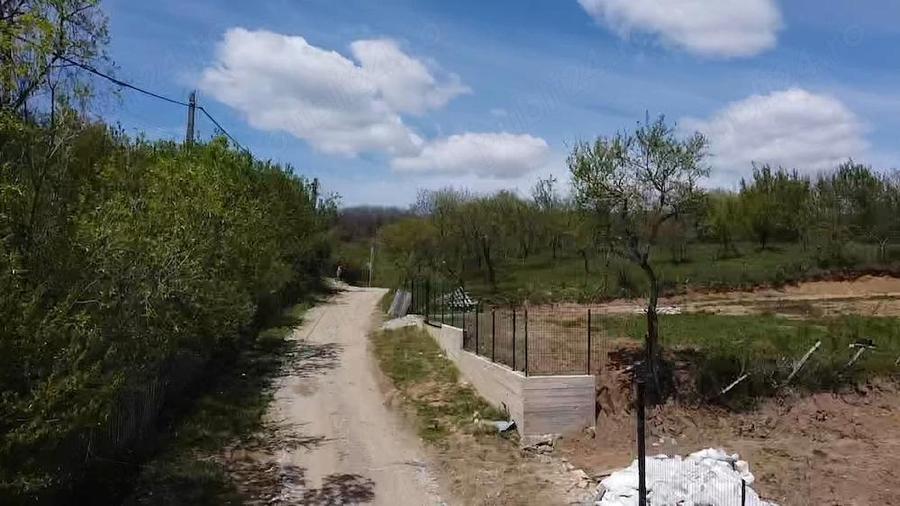 Teren de 1664 mp, în Berevoești