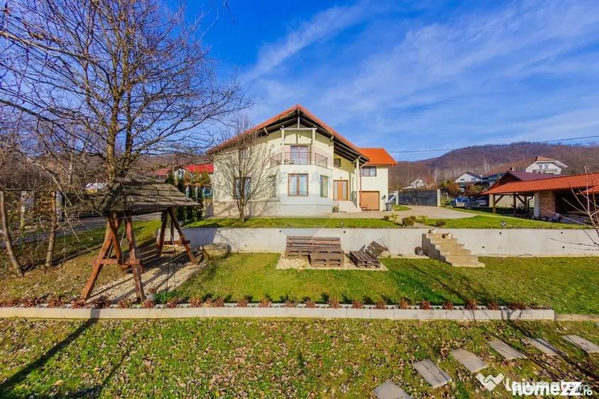 Casă cu 7 camere cu Teren 2823 Mp în Tăuții de Sus