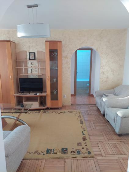 Apartament cu 2 camere semidecomandat, mobilat în Mihai Bravu