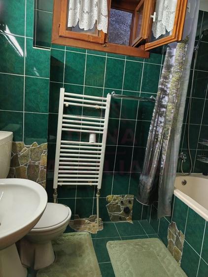 Casă individuală cu 4 camere cu Canalizare în Sud-Est