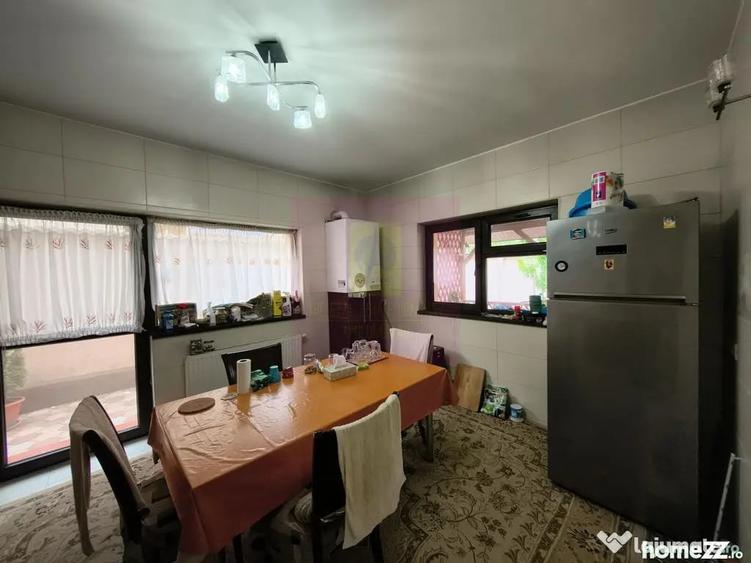 Casă cu 5 camere cu Teren 373 Mp în Afumați