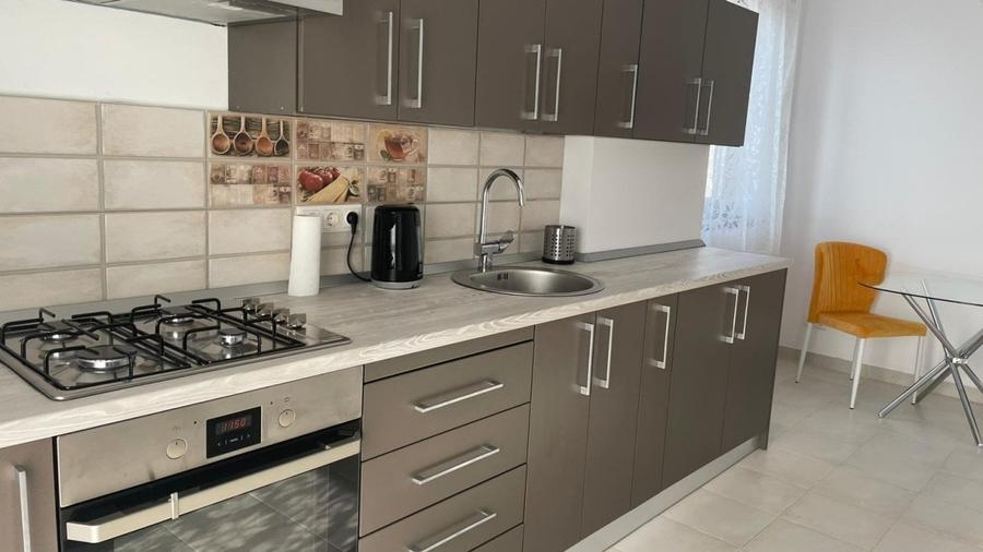 Apartament cu 2 camere decomandat, mobilat în Sisești