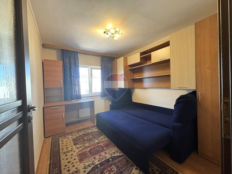 Apartament cu 3 camere decomandat, mobilat în City Park Mall