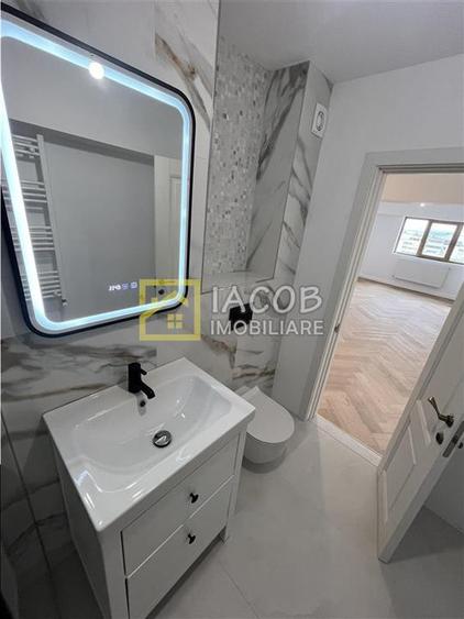 Apartament cu 2 camere decomandat în Central