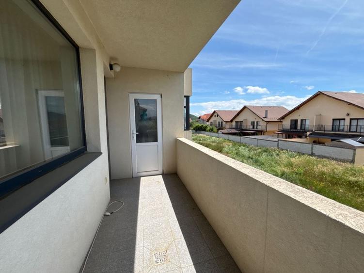 Apartament cu 3 camere decomandat în Șelimbăr