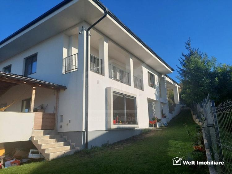 Casă individuală cu 5 camere cu Canalizare în Dezmir