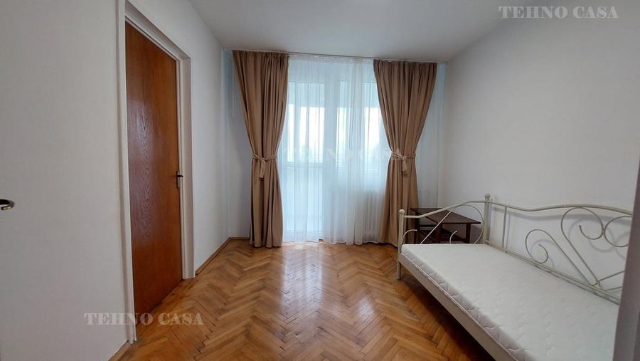 Apartament decomandat în Est