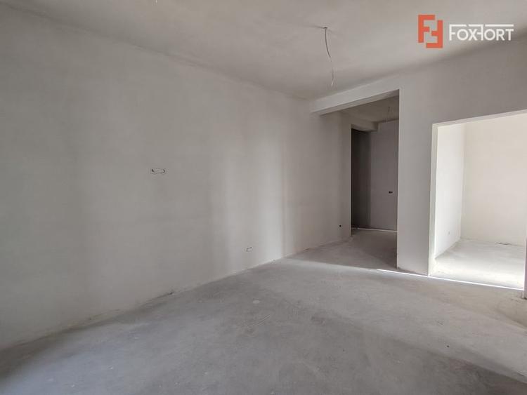 Apartament cu 3 camere decomandat în Giroc