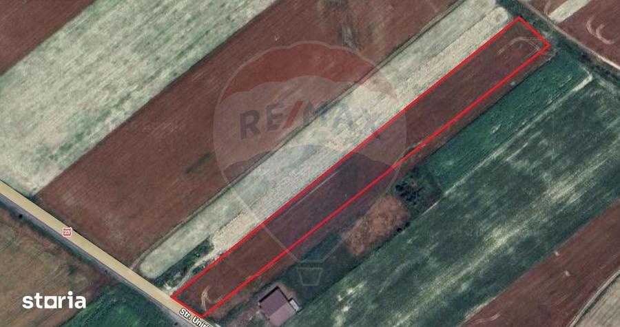 Teren de 12360 mp, în Vulturu