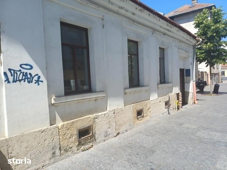 Casă cu 2 camere cu Teren 20 Mp în Central