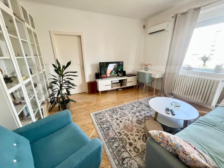 Apartament cu 2 camere semidecomandat, mobilat în Central