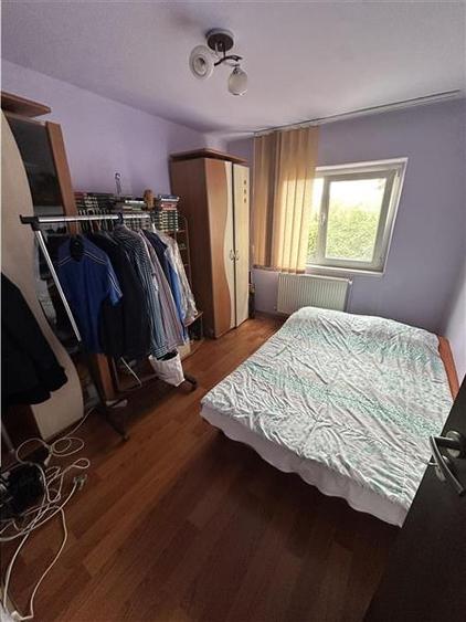 Apartament cu 3 camere decomandat, mobilat în Aradului