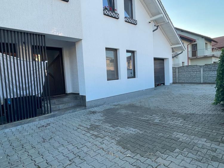 Casă individuală cu 5 camere cu Canalizare în Ciarda Roșie