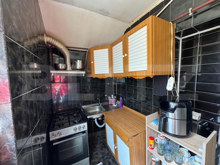 Apartament cu 3 camere decomandat, mobilat în Valea Rosie