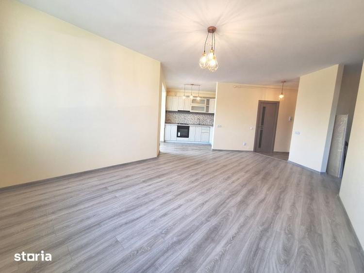 Apartament cu 3 camere semidecomandat în Florești