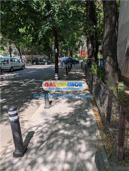 Apartament cu 2 camere semidecomandat în Colentina