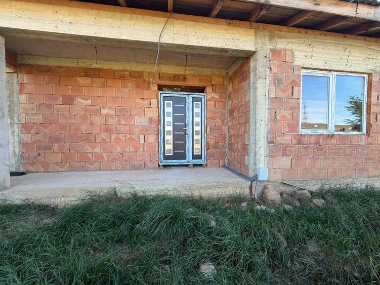 Casă individuală cu 3 camere cu Teren 325 Mp în Florești