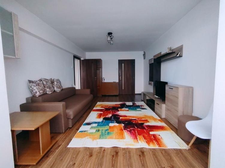 Apartament cu 2 camere semidecomandat în Mircea cel Bătrân