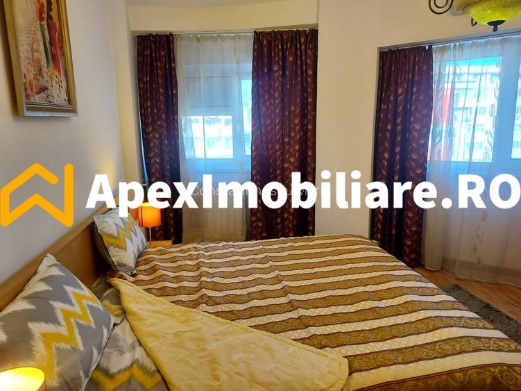 Apartament cu 3 camere decomandat, mobilat în Decebal