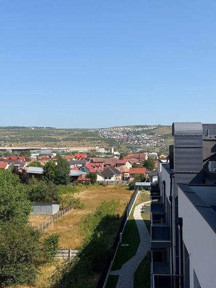 Apartament cu 3 camere semidecomandat în Exterior Vest