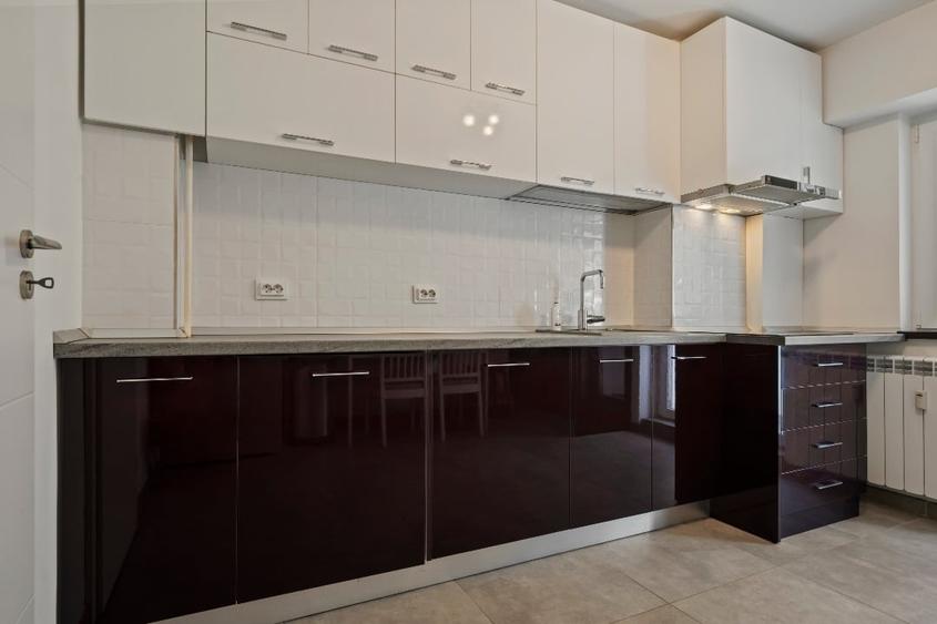 Apartament cu 2 camere decomandat, mobilat în Calea Călărașilor