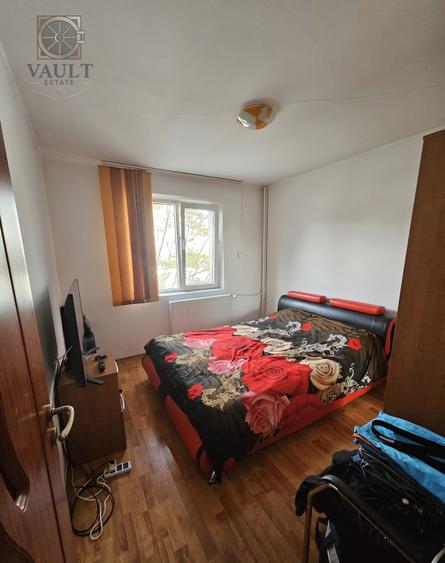 Apartament cu 3 camere decomandat în Dristor