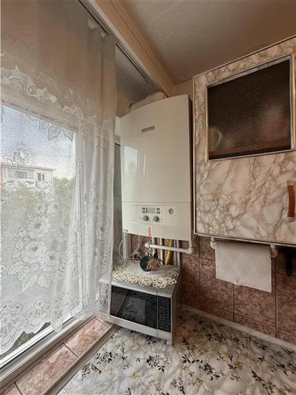 Apartament cu 2 camere semidecomandat în Km 4-5