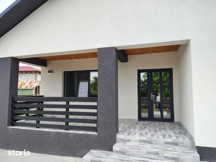 Casă cu 5 camere cu Teren 550 Mp în Braniștea